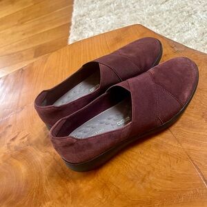 Clark’s collection women Burgundy Slip-On Shoes